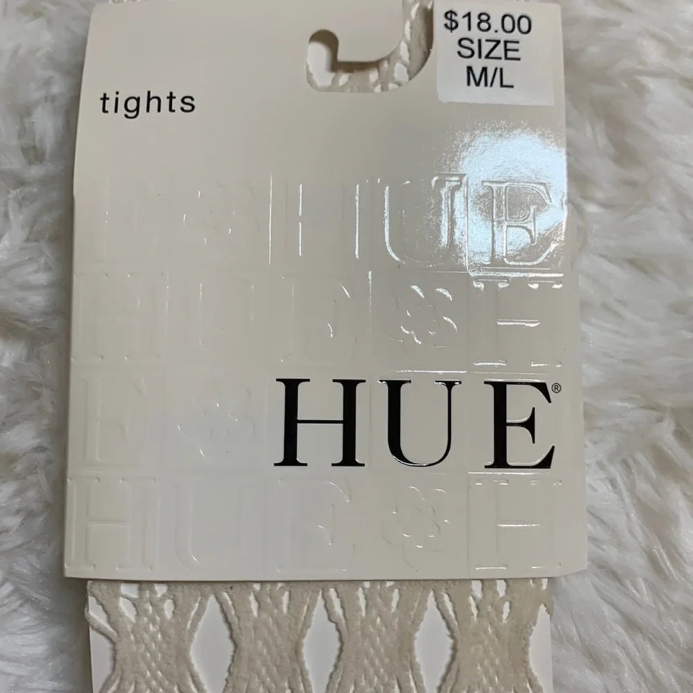 Hue Linear Diamonds Net Tights in Linen